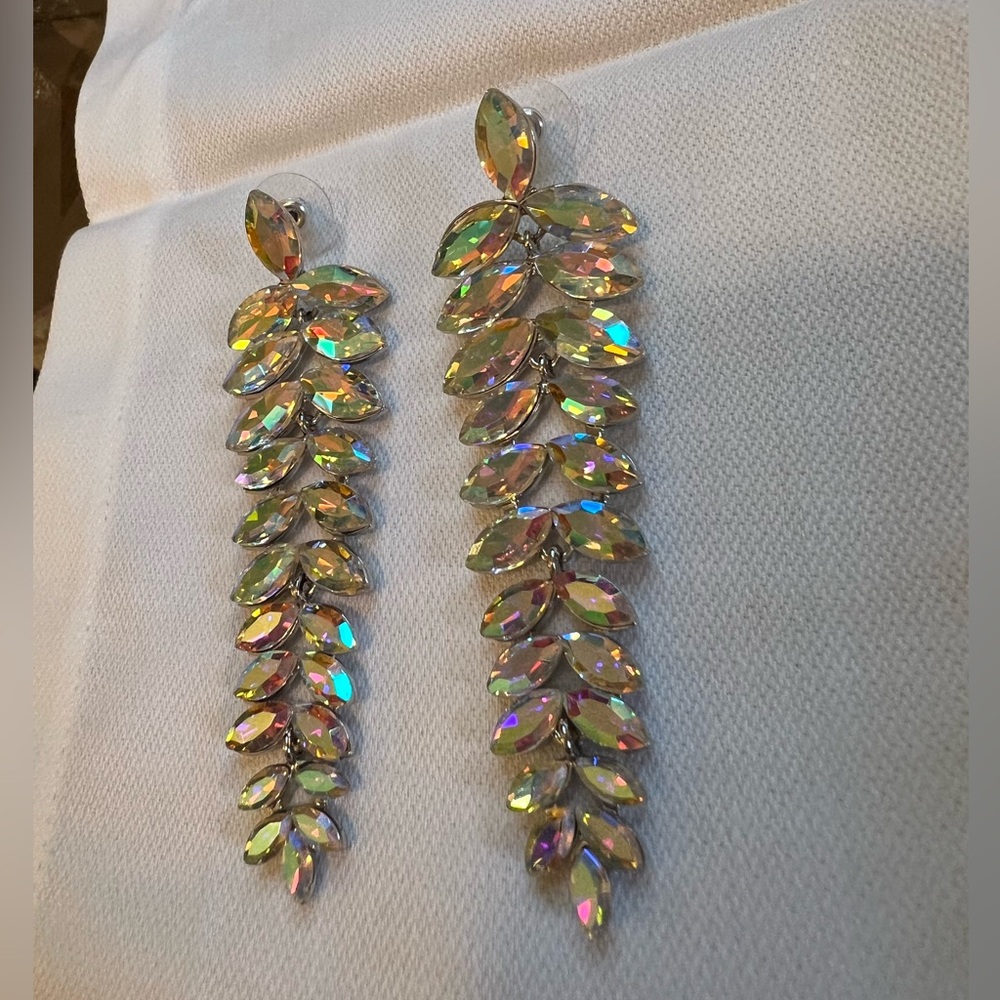Silver and Iridescent Aurora Borealis Rhinestones Leaf Earrings NWOT - Picture 3 of 6